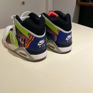 Nike air tech challenge hybrid shoes Boot hot lava